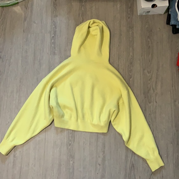 Yellow cropped Zara women’s hoodie - Picture 2 of 3